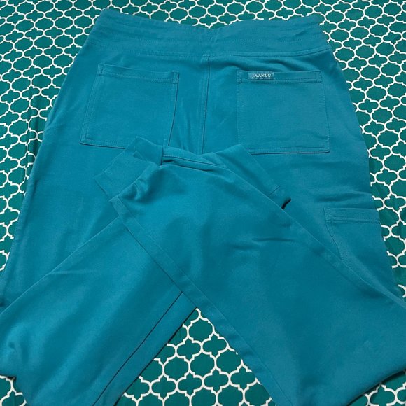 Jaanuu scrub set - Picture 7 of 8